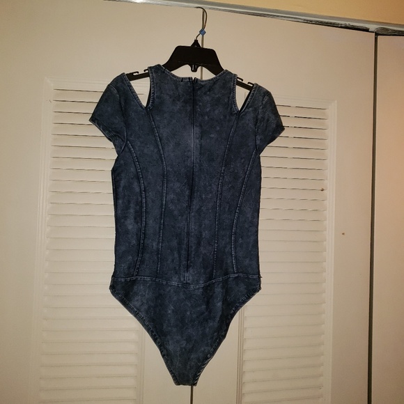 Top - Picture 2 of 2